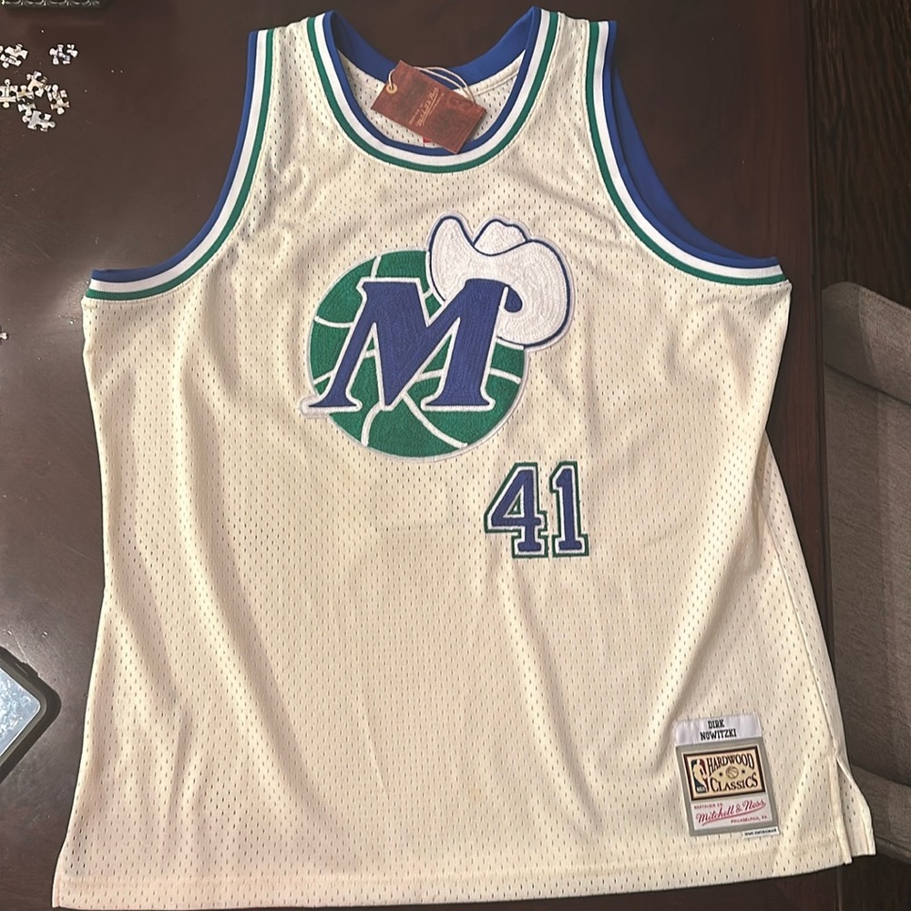Chain stitch Dirk Nowitzki jersey Dallas Mavericks